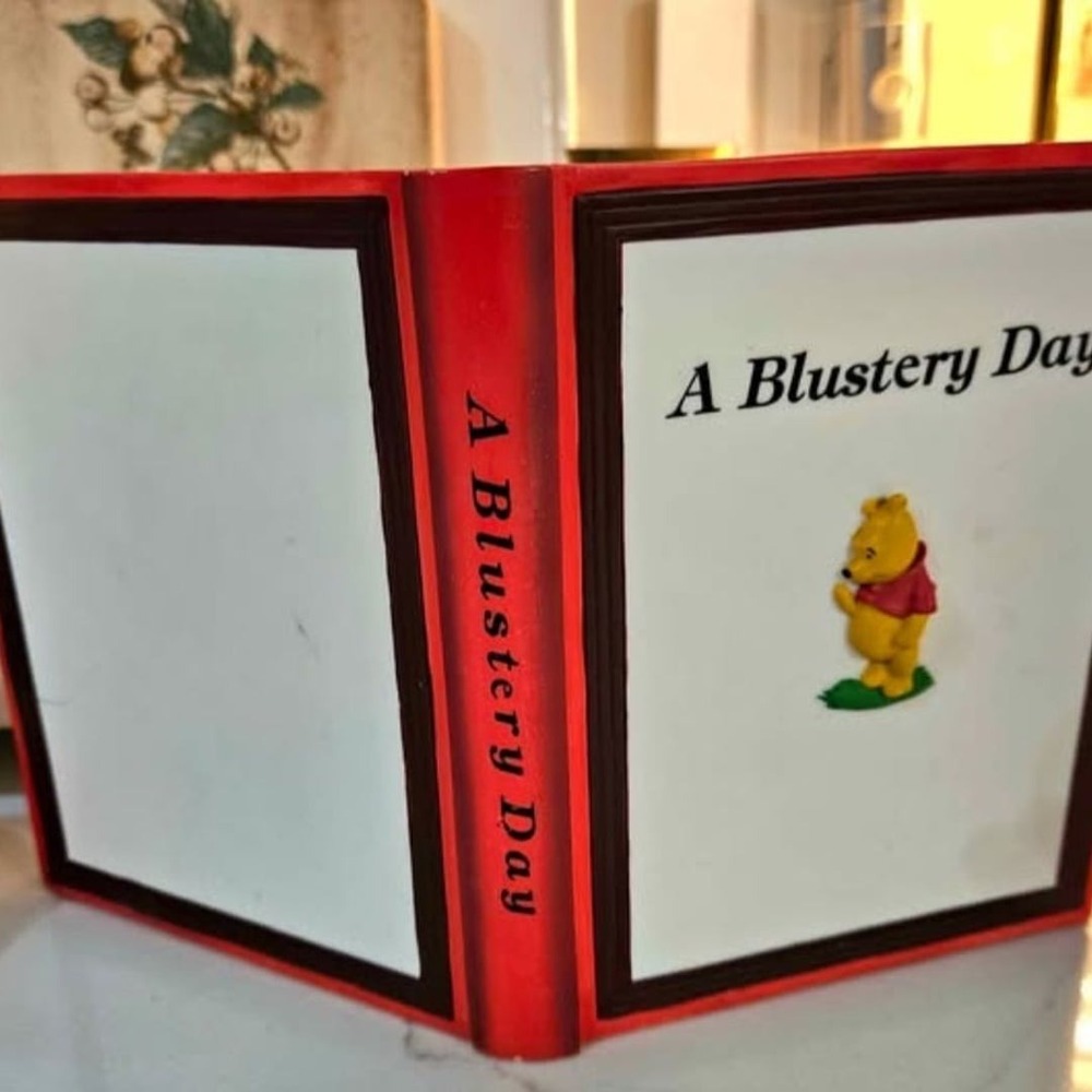 2000 Hallmark Keepsake 'A Blustery Day' Winnie the Pooh Ornament